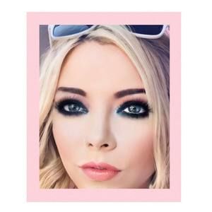 Meet your Posher, Casey